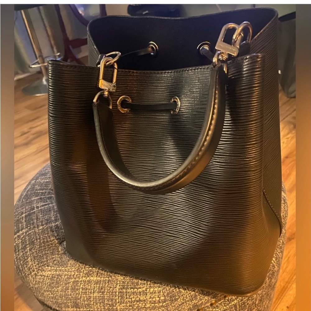Louis Vuitton epi Noe bucket noir no strap just the top handle final sale